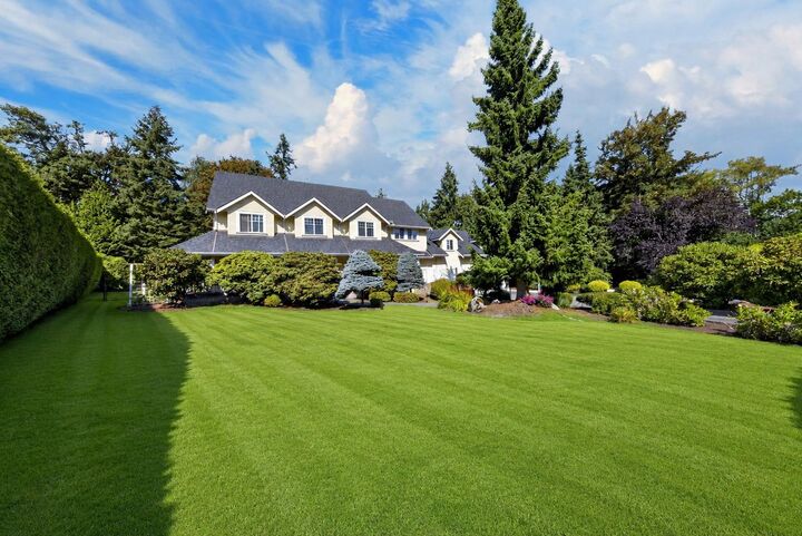 Property Photo: 17377 28A Avenue BC V3Z 0E7