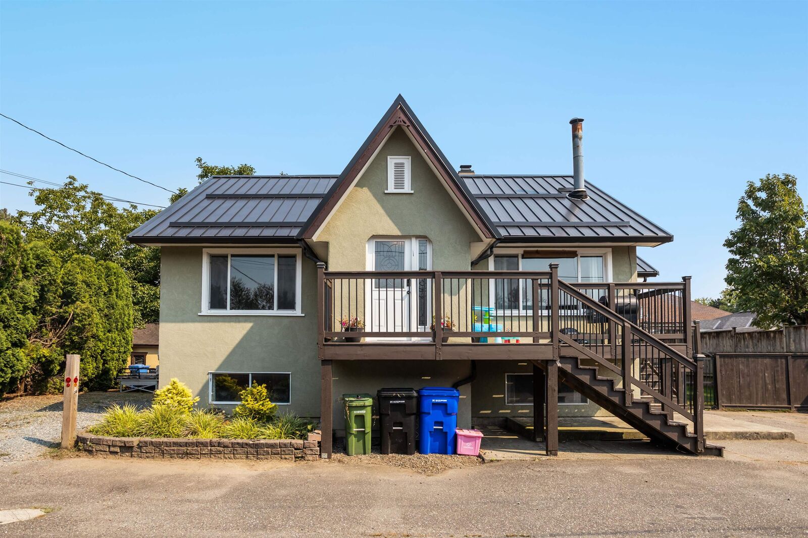 Property Photo:  46307 Riverside Drive  BC V2P 3L2 