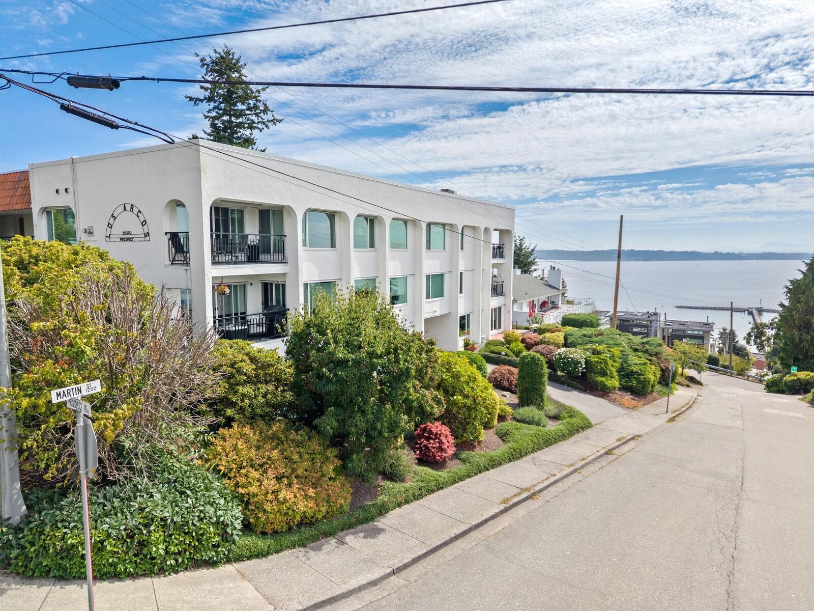 Property Photo:  15070 Prospect Avenue 204  BC V4B 2B7 