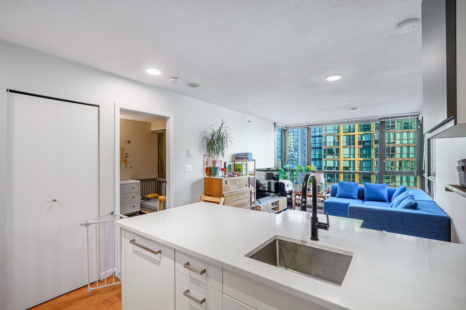 Property Photo:  1367 Alberni Street 1706  BC V6E 4R9 
