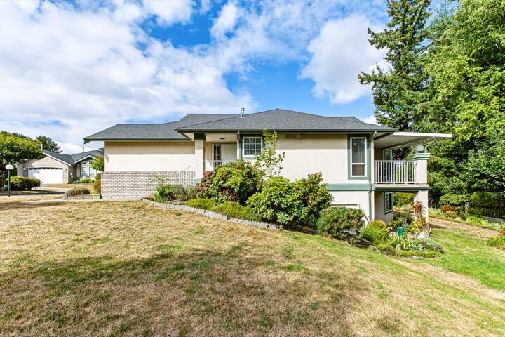 Property Photo:  32777 Chilcotin Drive 28  BC V2T 5W4 