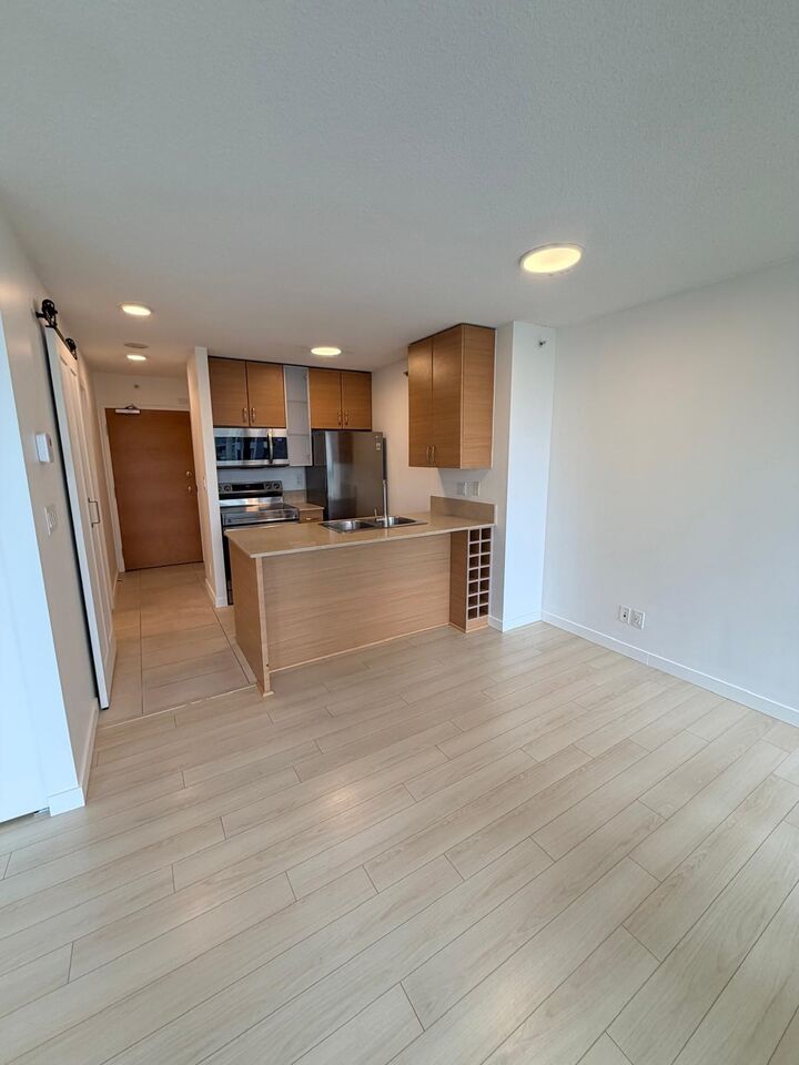 Property Photo: 909 Mainland Street 908 BC V6B 1S3