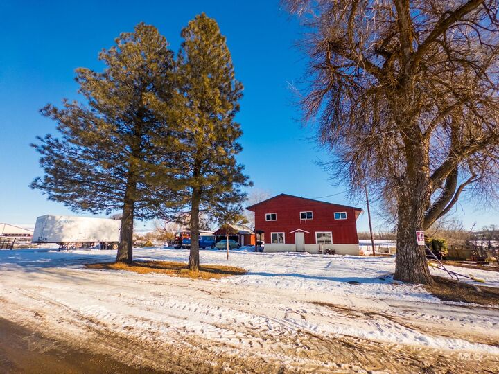 Property Photo:  140 S Railroad St  ID 83610 