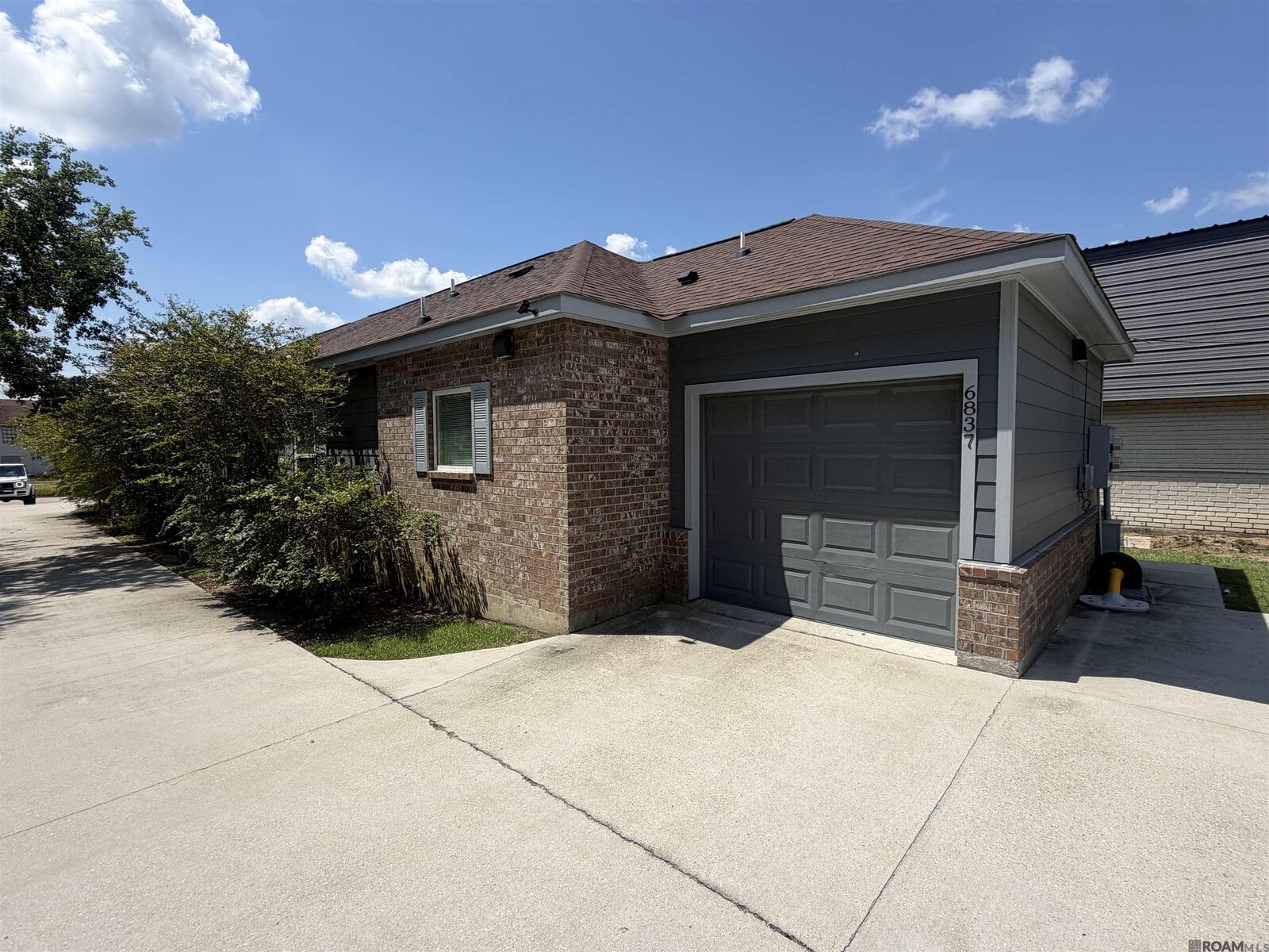 Property Photo: 6835/6769 Rembrandt Ave LA 70806