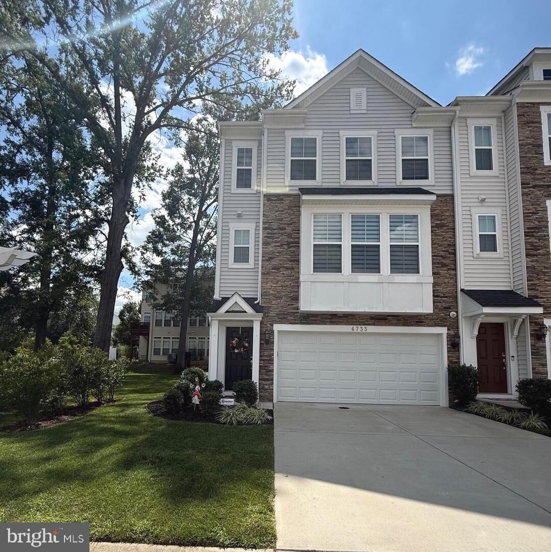 Property Photo: 4733 Earl Flanagan Way VA 22309