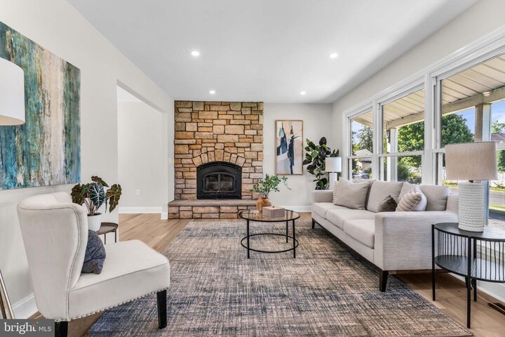 Property Photo:  5 Wilbur Drive  NJ 08501 