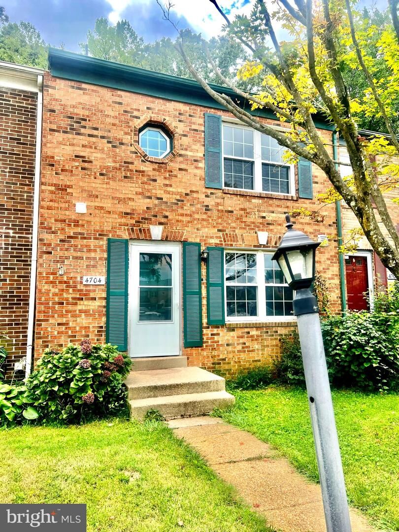 Property Photo: 4704 S Park Court VA 22193