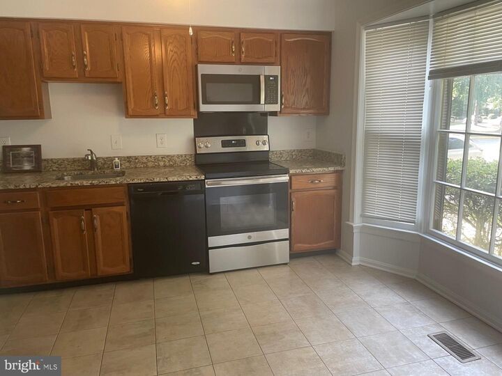 Property Photo:  5405 New London Park Drive  VA 22032 