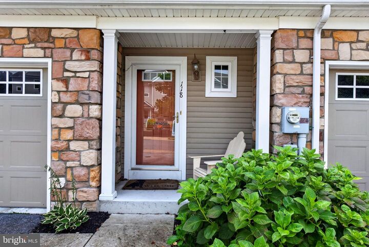 Property Photo: 118 Red Maple Lane PA 17554