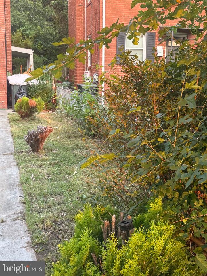 Property Photo: 4433 Texas Avenue SE DC 20019