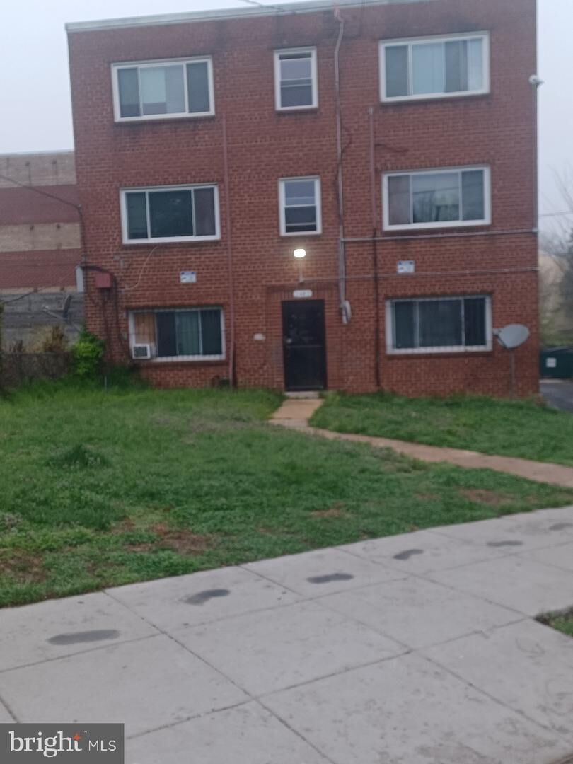 Property Photo:  2482 Alabama Avenue SE 102  DC 20020 