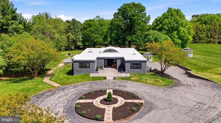 Property Photo:  2919 Davidsonville Road  MD 21035 