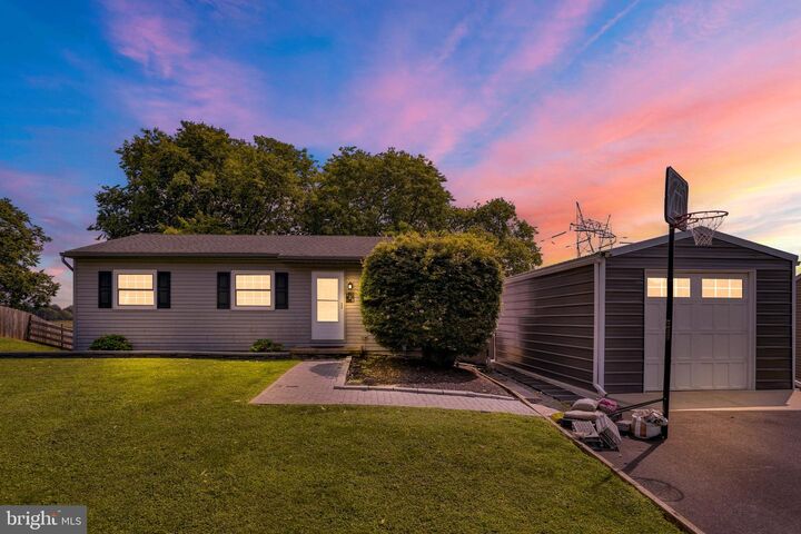 Property Photo:  138 Eleanor Drive  PA 17547 