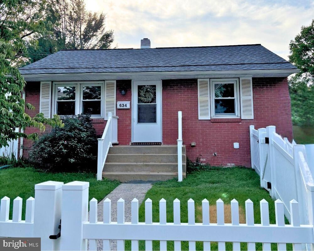 Property Photo:  634 N Monroe Street  PA 19063 
