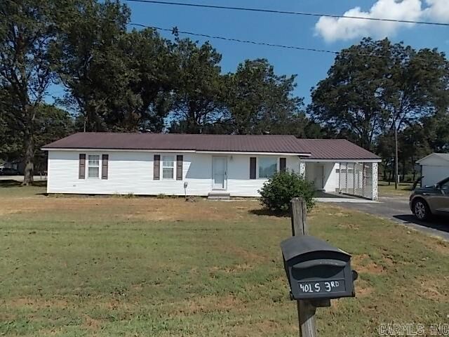 Property Photo: 401 S 3rd St, (Hwy 164) Street MO 63821-9111