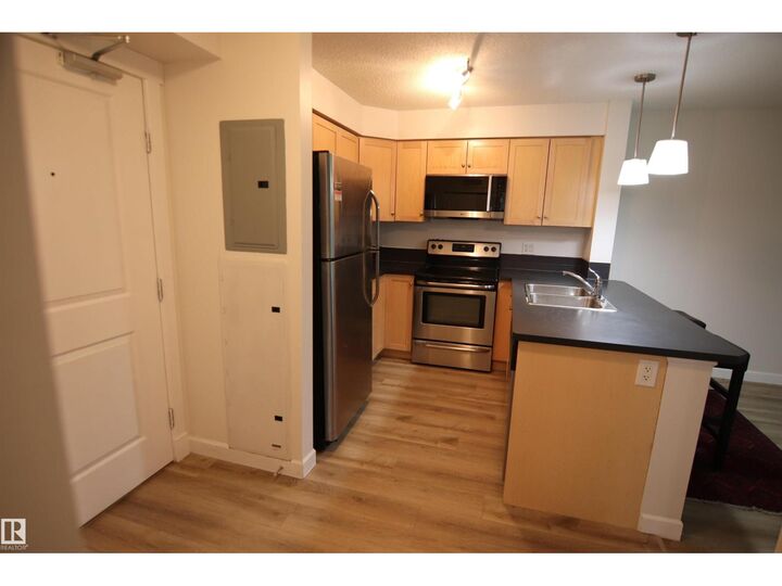 Property Photo:  #308 3719 Whitelaw Ln NW NW  AB T6W 2C3 