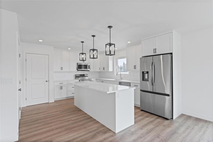 Property Photo:  120 Langill Way  MB R5G 2Z1 