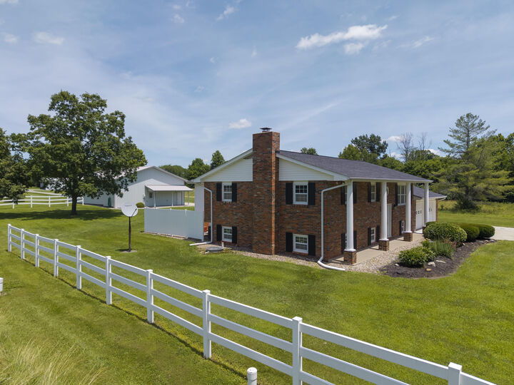 Property Photo: 6651 E New Haven Rd MO 65201
