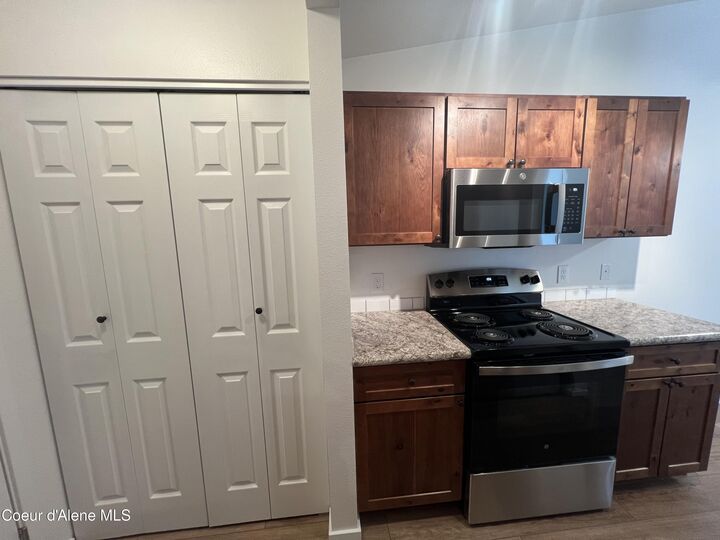 Property Photo:  4072 E 2nd Ave  ID 83854 