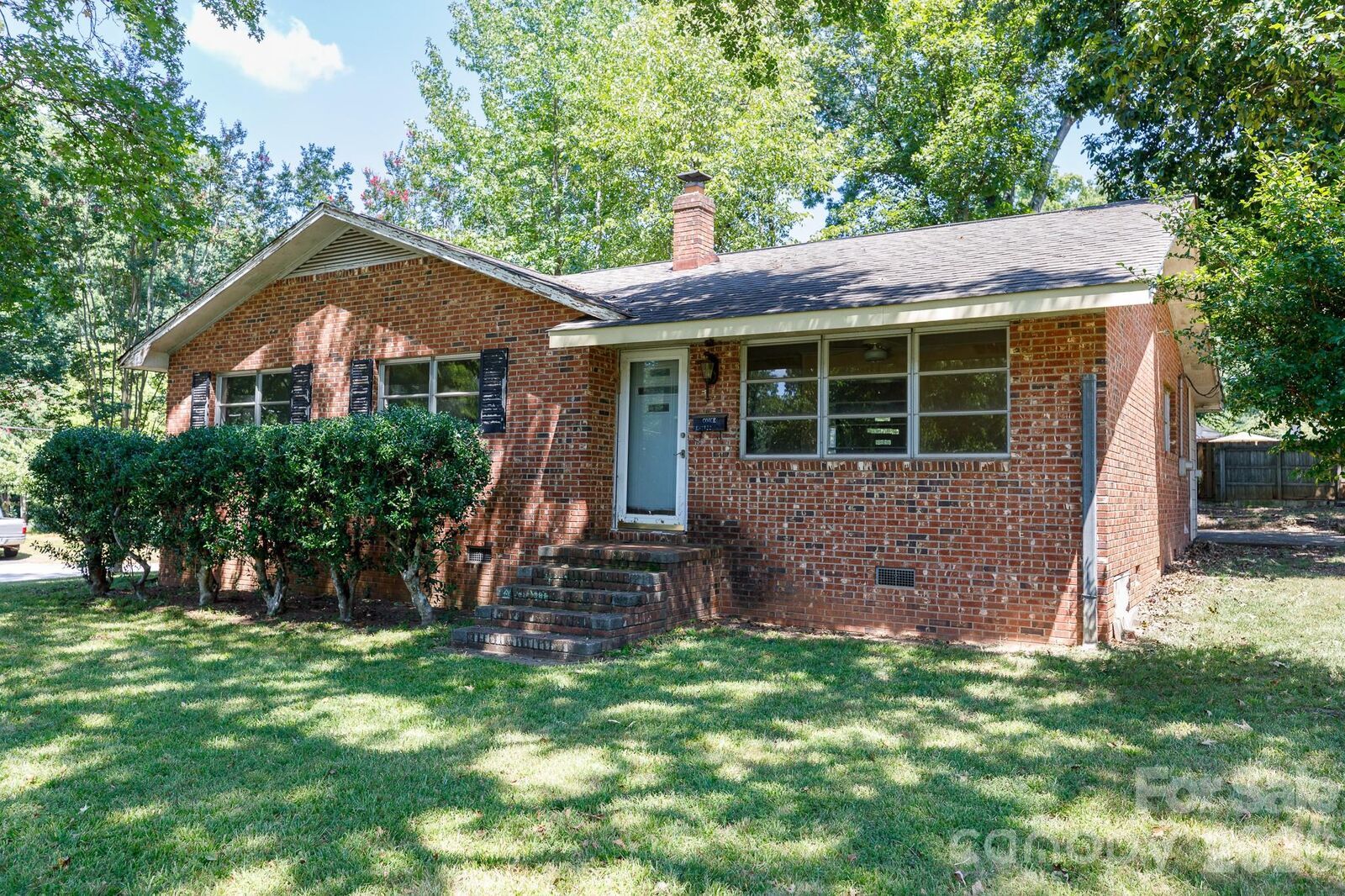 Property Photo: 122 W Gregg Street SC 29715