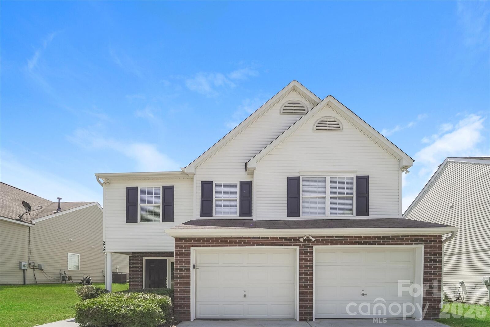 Property Photo: 5930 Brookfield Pointe Drive NC 28216