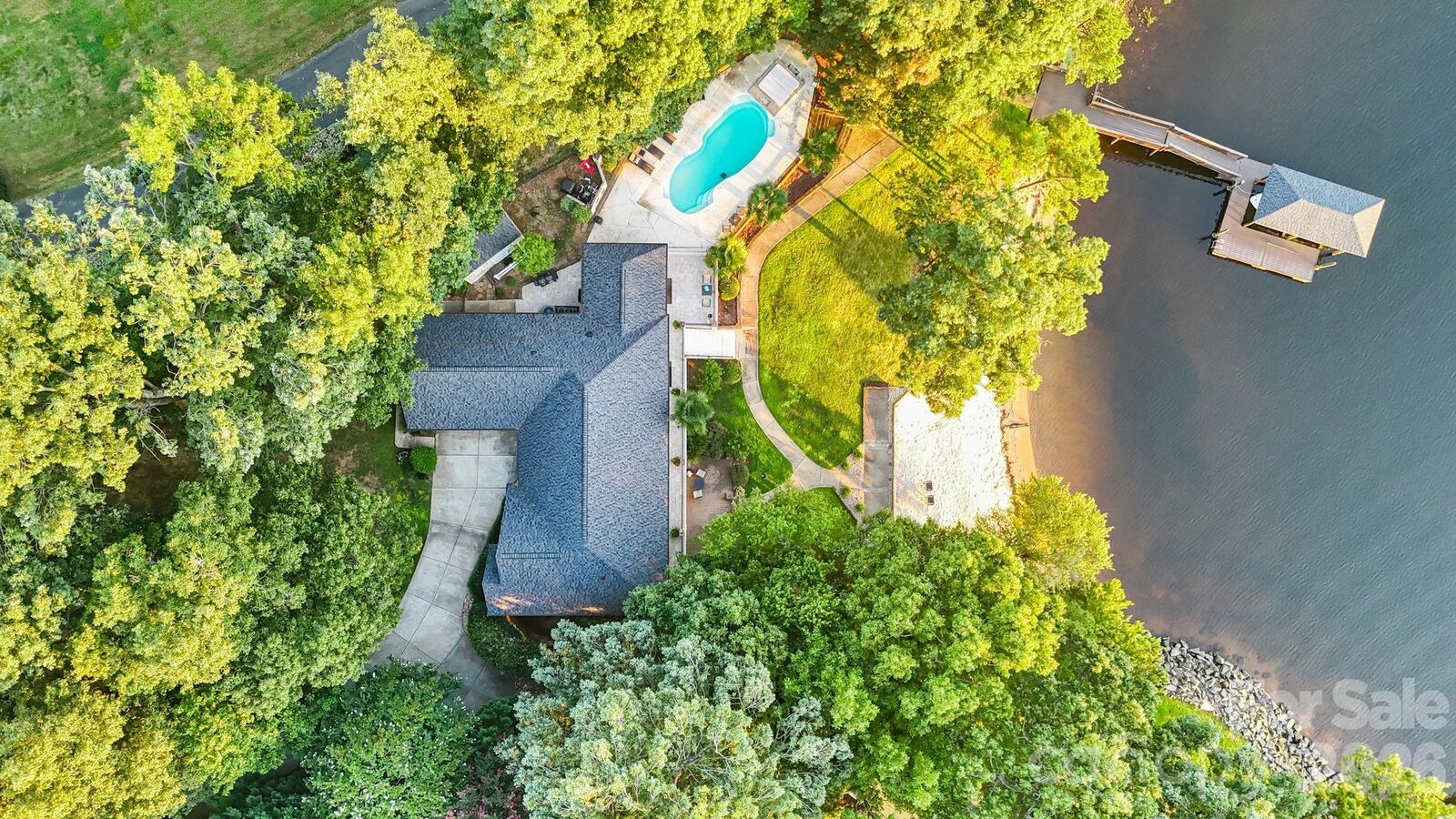 Property Photo:  172 Mariner Pointe Lane  NC 28117 