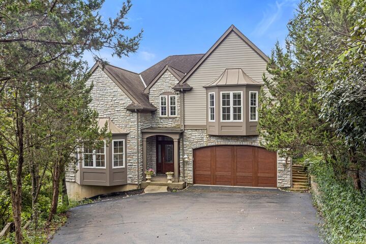 Property Photo: 1046 Tuscany Place OH 45226