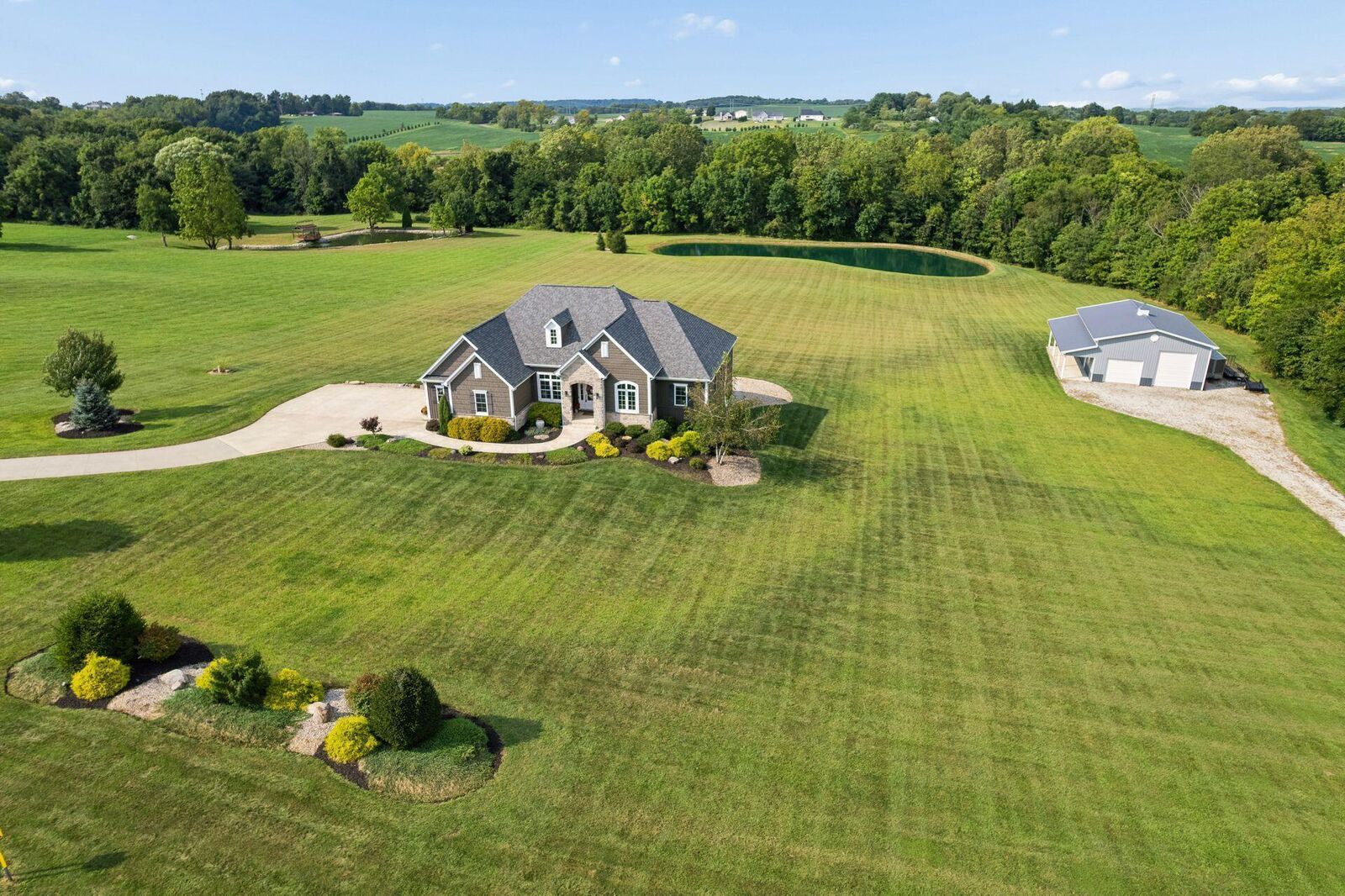 Property Photo:  6004 Royalton SW Road  OH 43130 