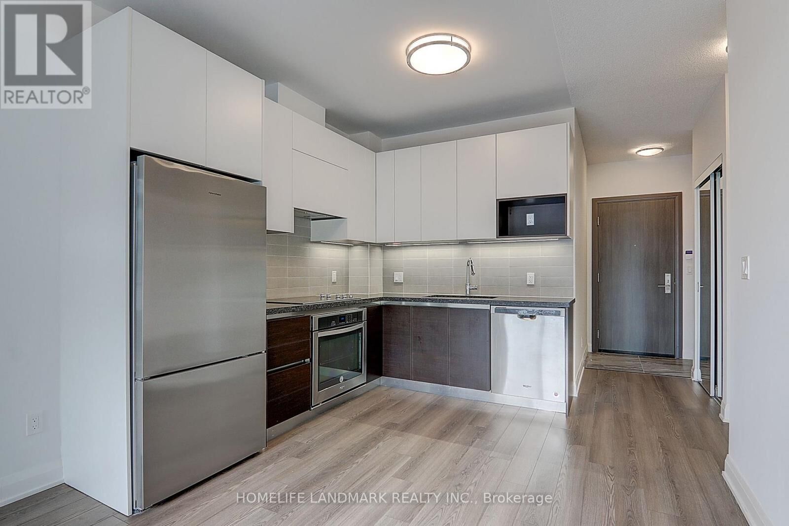Property Photo:  25 Water Walk Drive 506  ON L6G 0G3 