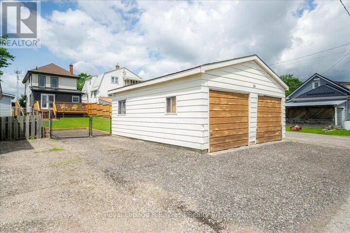 Property Photo:  34 King Street  ON N4G 3E5 