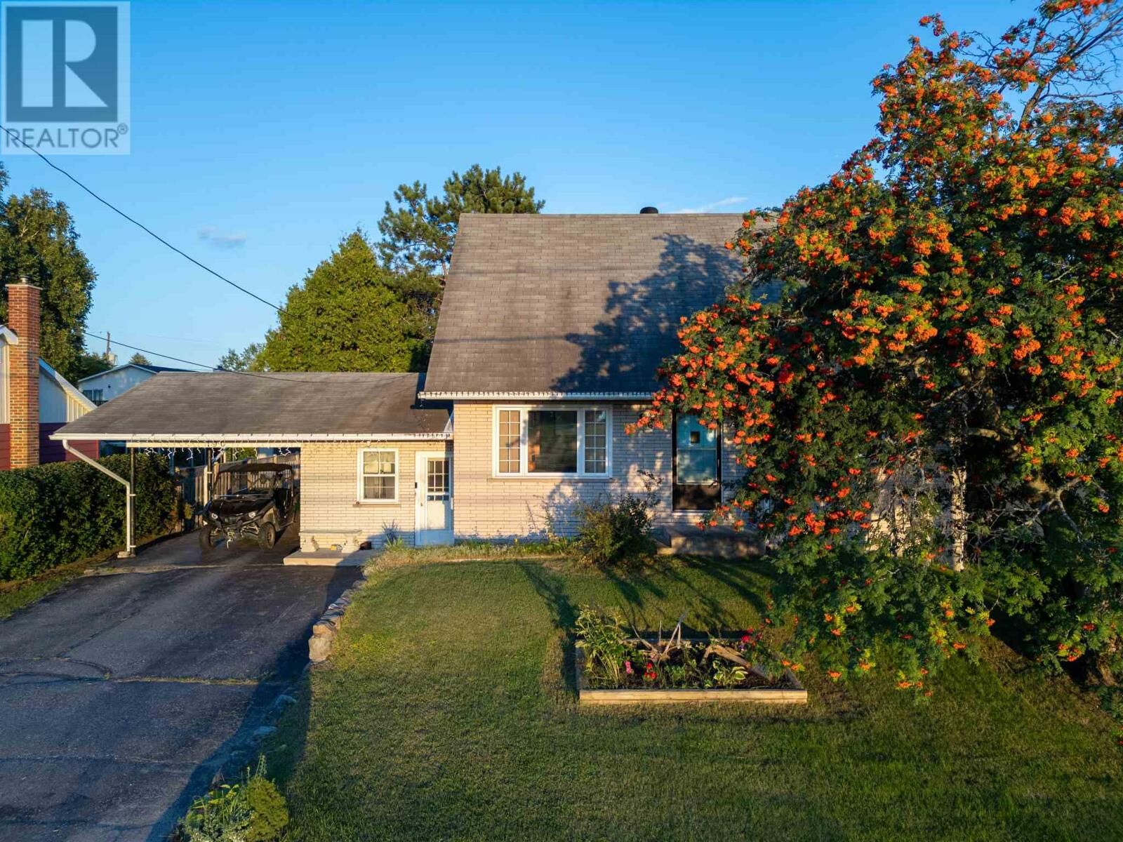 Property Photo: 190 Woodward Ave ON P0R 1B0