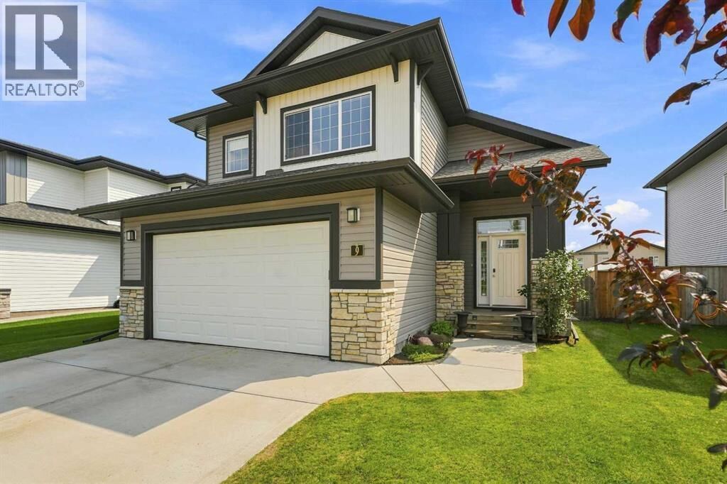 Property Photo: 9 Trinity Street AB T4L 0J4