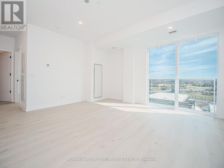Property Photo:  57 Carlisle Street 1311  ON L2R 7N6 