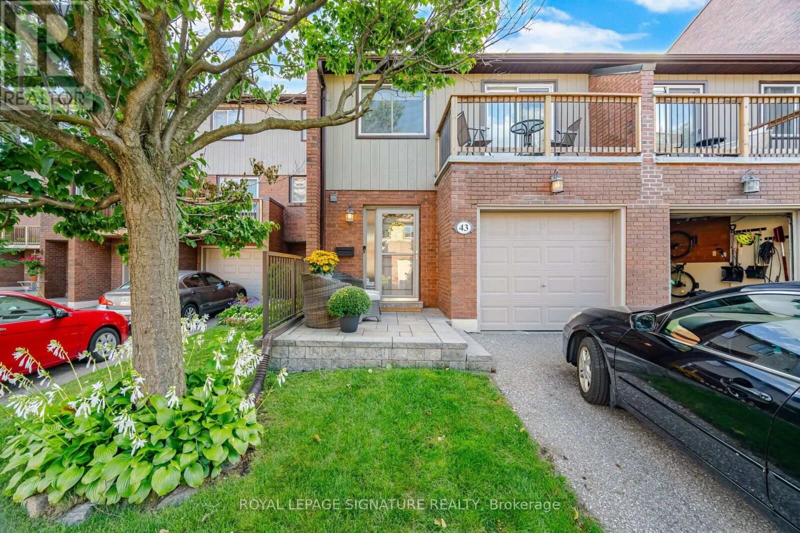 Property Photo:  1764 East Rathburn Road East 43  ON L4W 2N8 