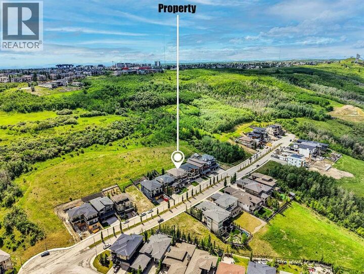 Property Photo: 427 Patterson Boulevard Southwest AB T3H 3N6
