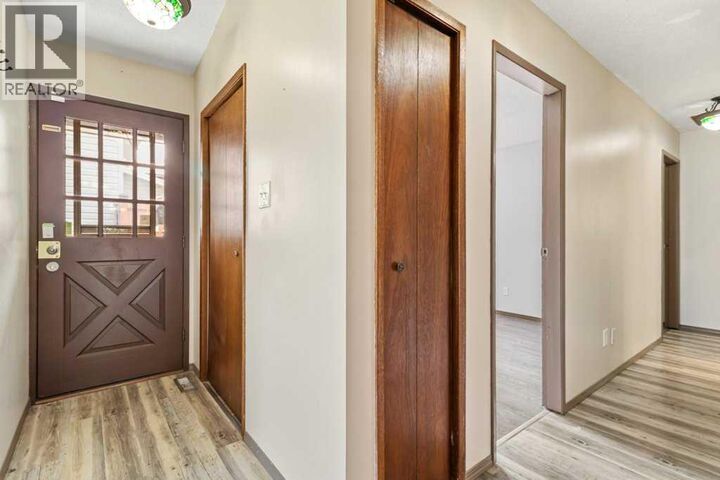 Property Photo: 18 Odell Green AB T4N 1H7