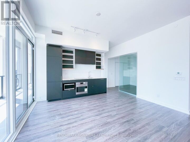 Property Photo: 20 Edward Street 2710 ON M5G 1C9