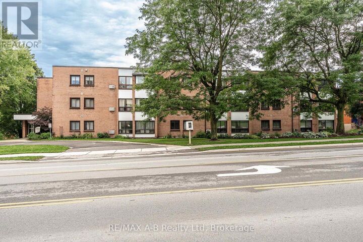 Property Photo:  97 Huron Street 104  ON N5A 5S7 