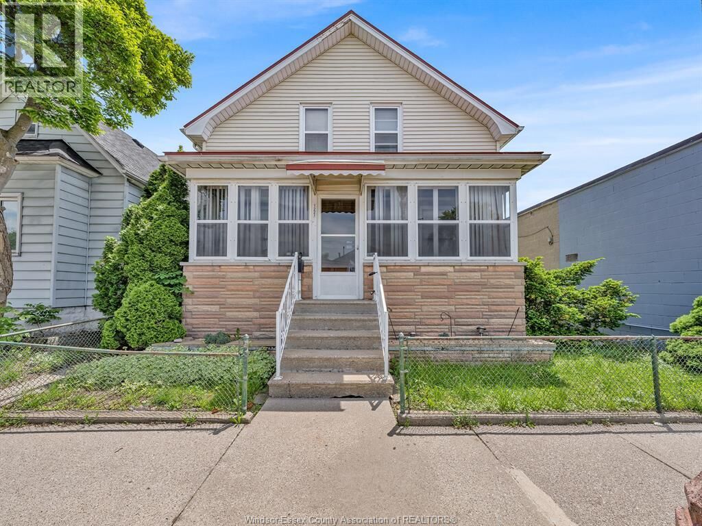 Property Photo:  1221 Erie  ON N9A 3Z6 