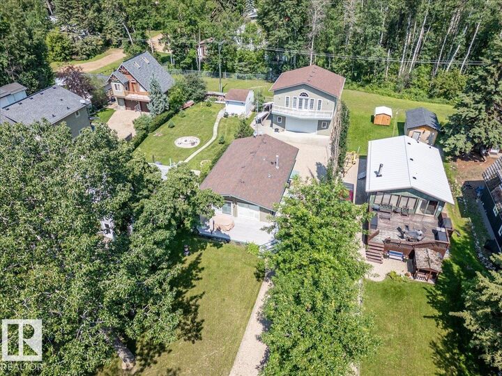 Property Photo: 16 Lakeshore Dr AB T0C 2C0