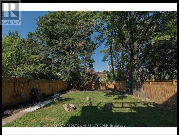 Property Photo: 66 Wellington Street South 101 ON L8N 2R1