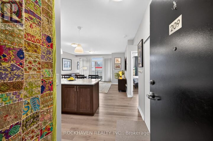 Property Photo: 5 Hamilton Street North 209 ON L8B 2A4