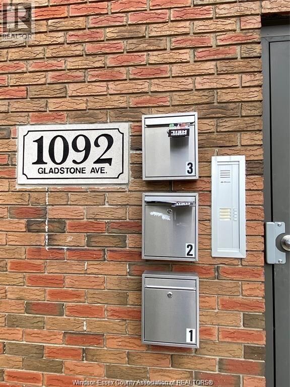 Property Photo:  1092 Gladstone Avenue 1  ON N9A 2R8 