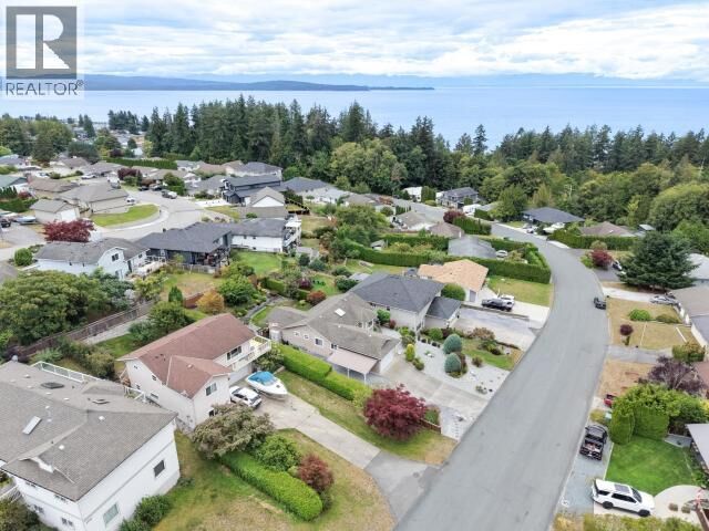 Property Photo: 6886 Harvie Ave BC V8A 5J1