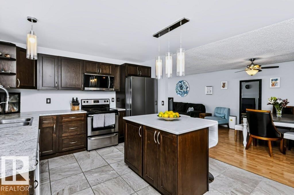 Property Photo:  18431 95A Avenue NW  AB T5T 3V7 