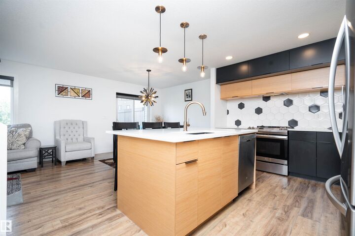 Property Photo:  9104 Pear Drive SW  AB T6X 2N7 