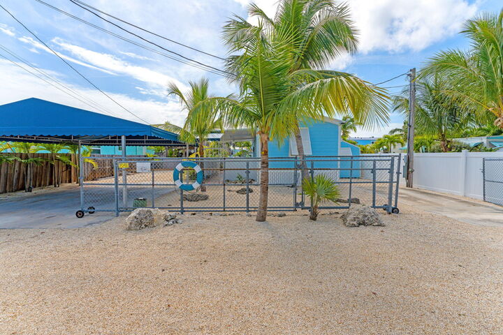 Property Photo: 347 King Avenue FL 33037