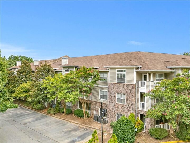 Property Photo:  2700 Pine Tree Road NE 1308  GA 30324 