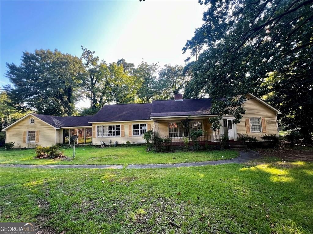 Property Photo:  2040 Sandtown Road SW  GA 30311 