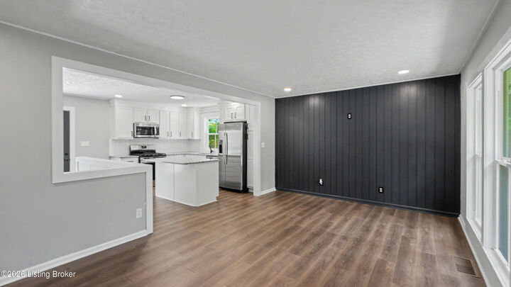 Property Photo:  2813 Rio Rita Ave  KY 40220 